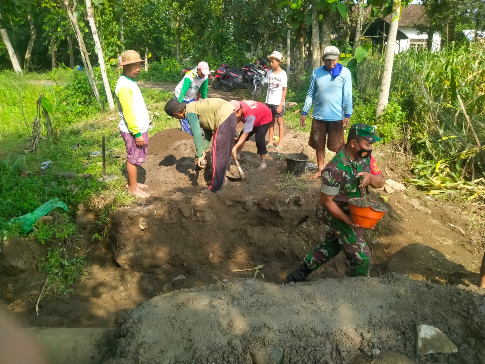 Tingkatkan Budaya Gotong Royong Di Wilayah Binaan