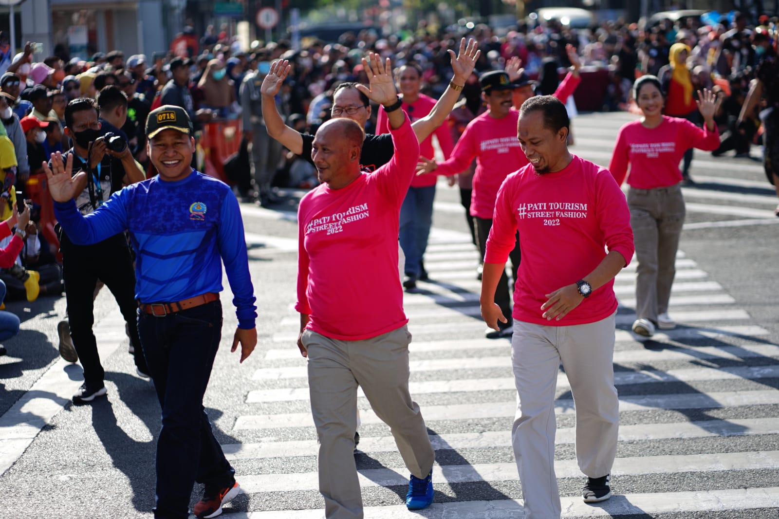 Ribuan Masyarakat Padati Alun-Alun Pati, Ini Sebabnya