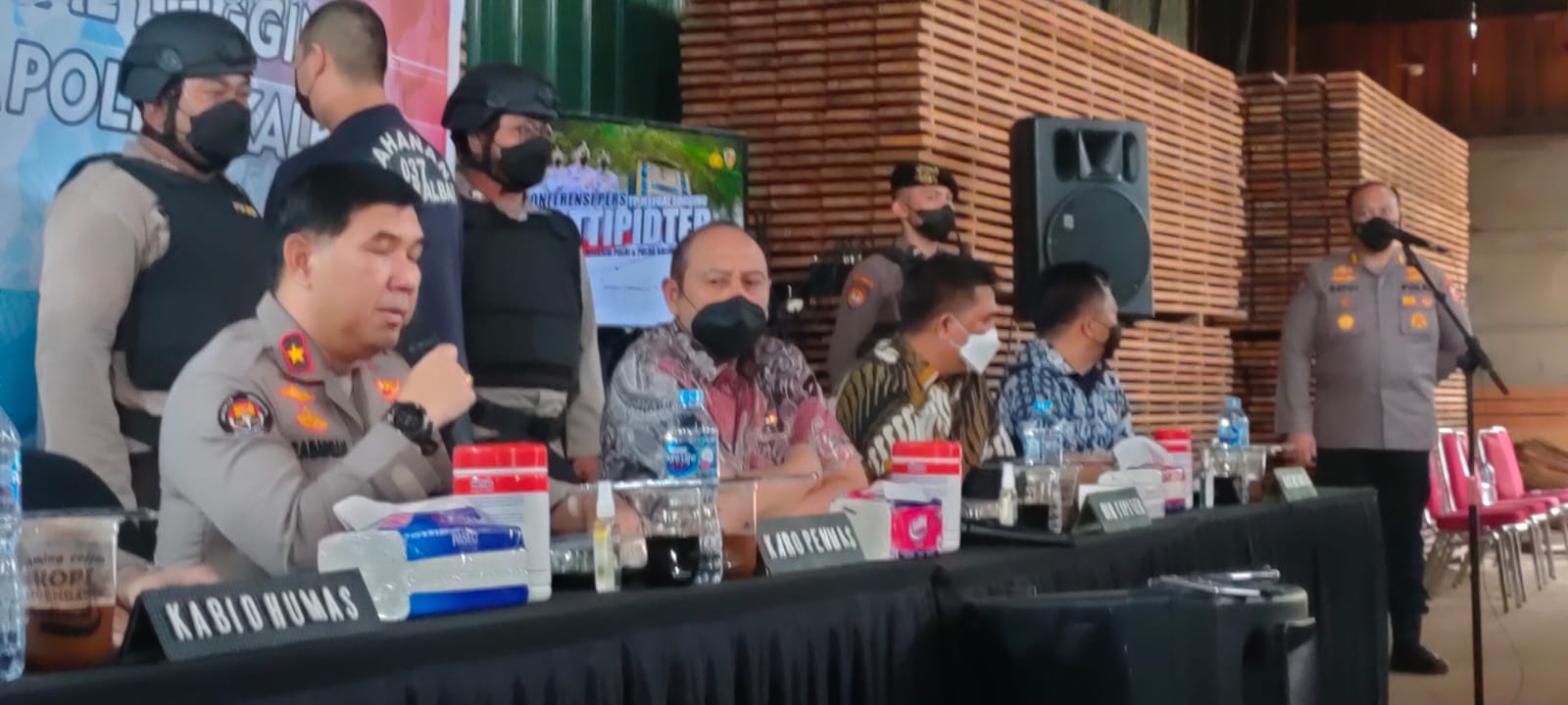 Pengungkapan Tindak Pidana Ilegal Logging oleh Bareskrim Polri dan Polda Kalbar
