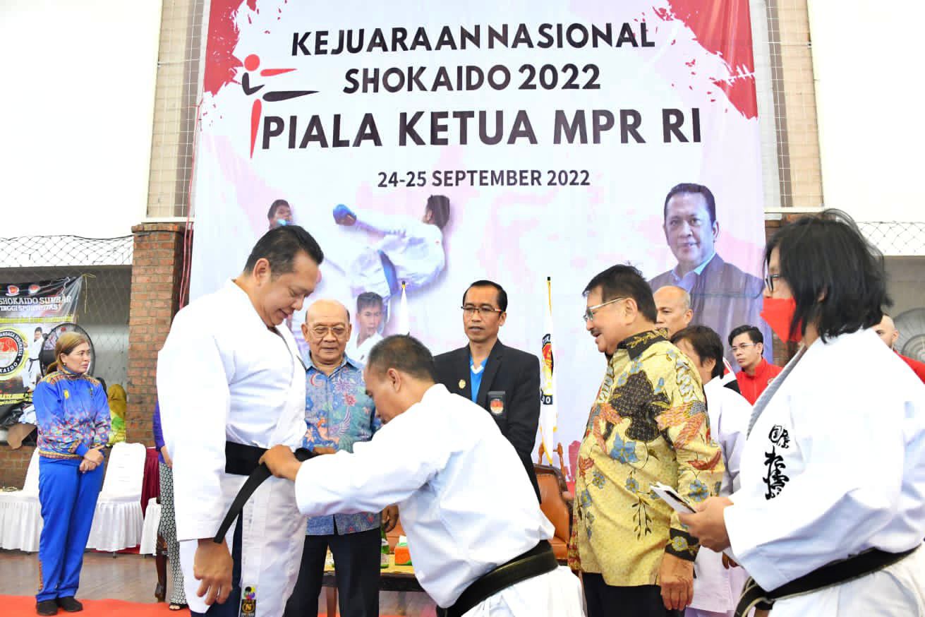 Buka Kejurnas Shokaido 2022 Piala Ketua MPR RI