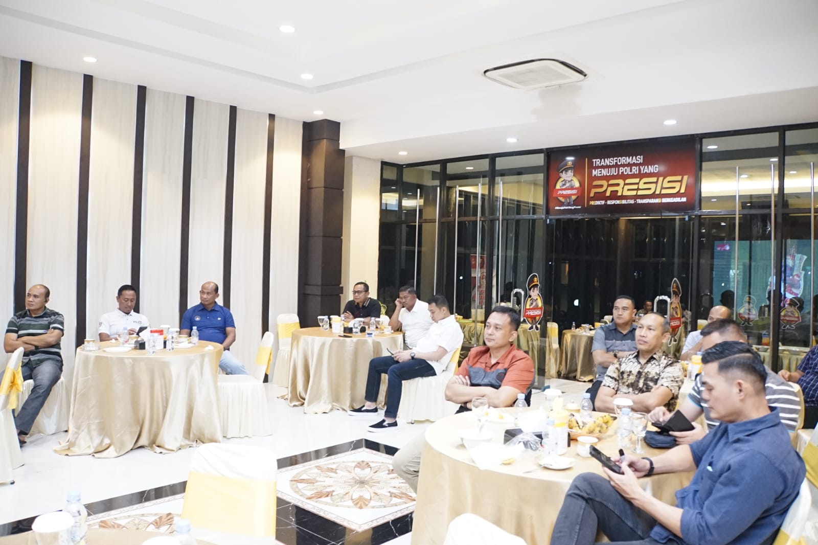 Wakapolda Gorontalo dan PJU Nobar Pagelaran Wayang Lakon “Pandowo Boyong”