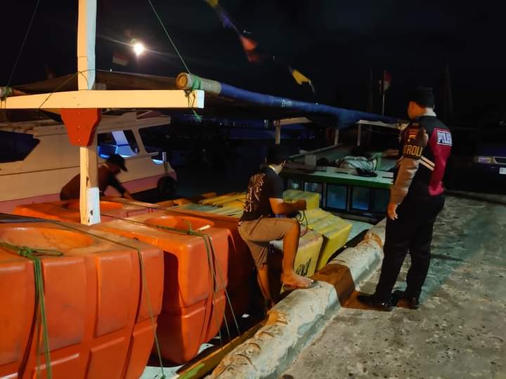 Cegah Kejahatan, Personil Sat Samapta Polres Jepara Patroli Pesisir