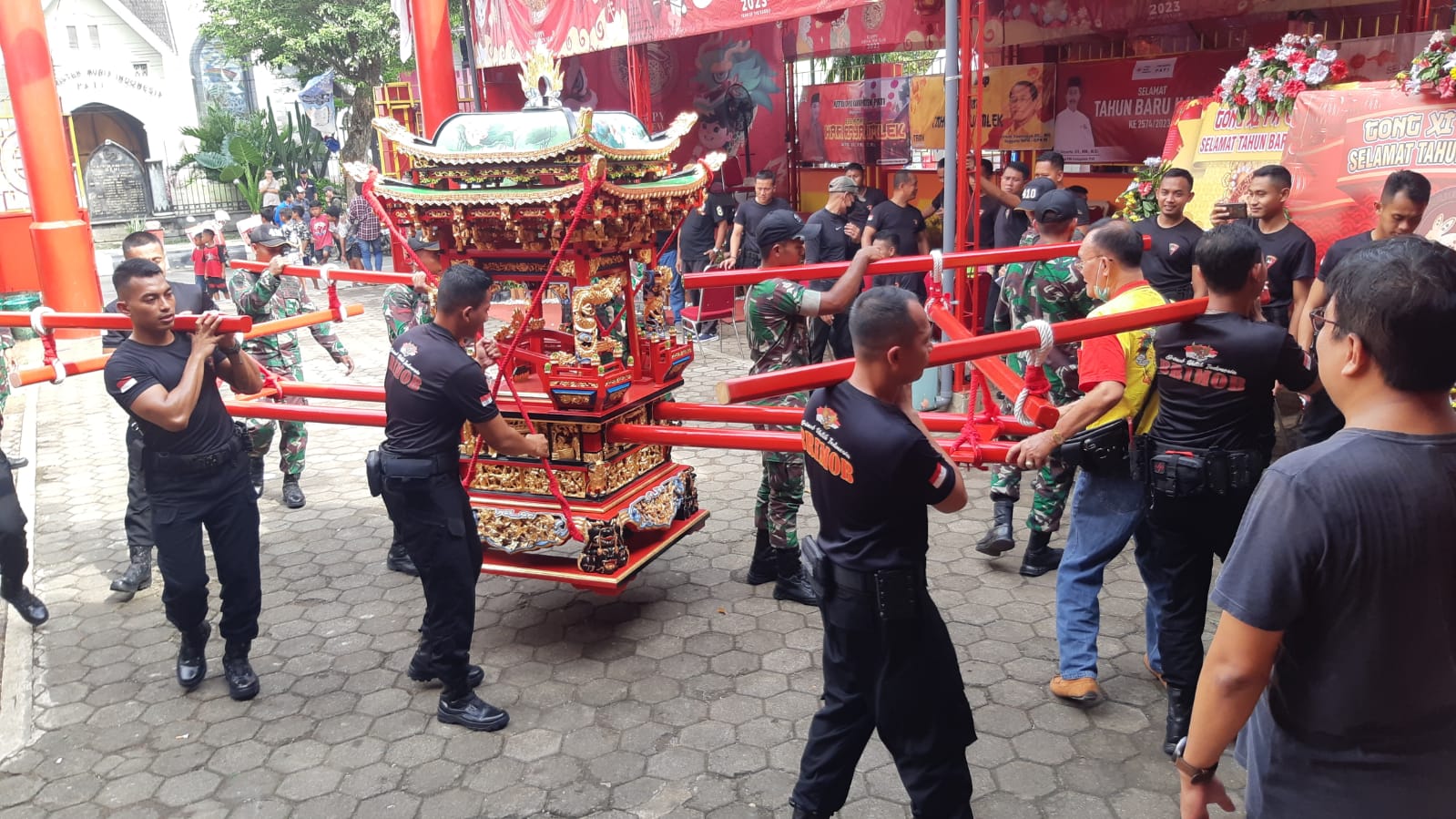 Karnaval Klenteng Hok Tik Bio Libatkan Puluhan Anggota Brimob dan Alugoro Kompi Senapan C