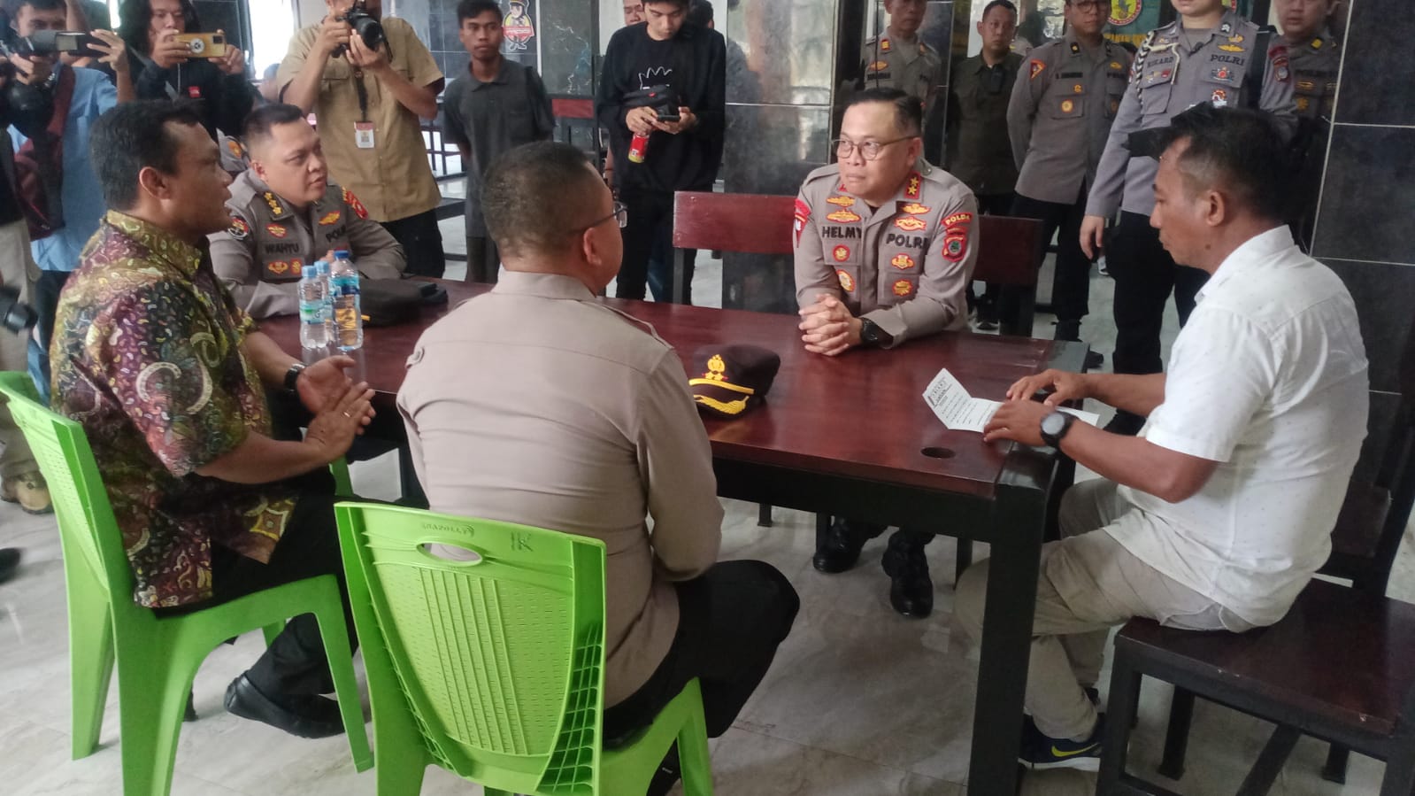 Keluhan Perwakilan Massa Unras Didengarkan Kapolda Gorontalo