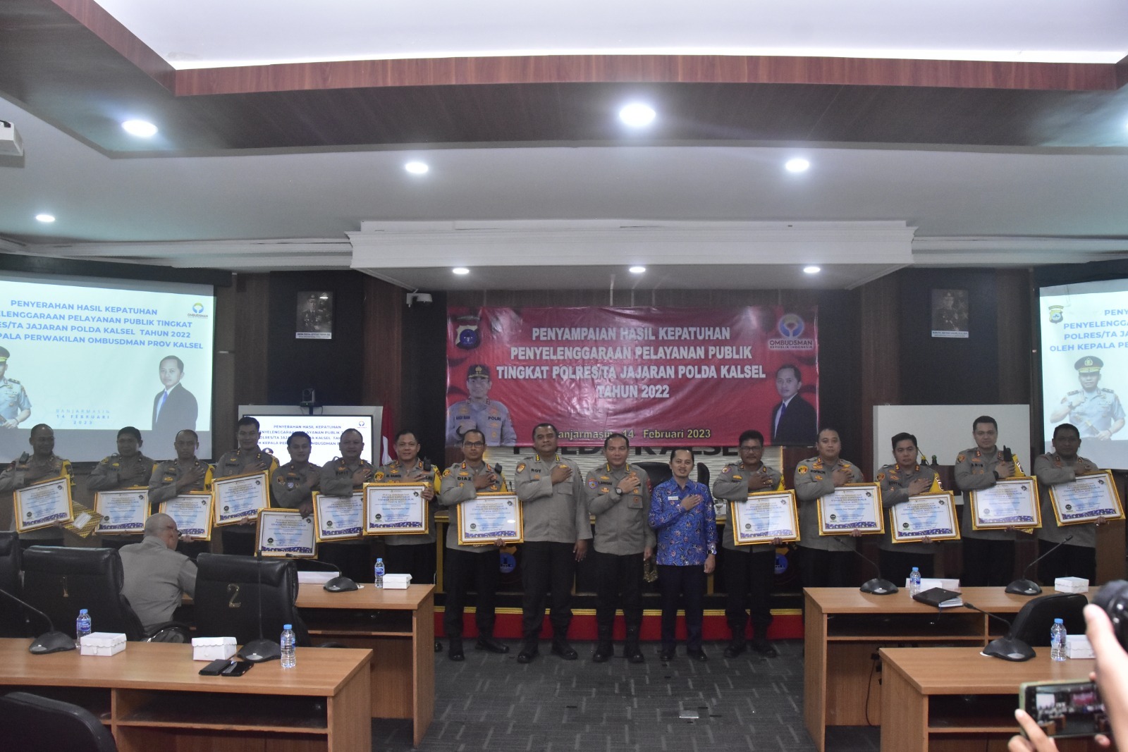 Terima Penghargaan, Polda Kalsel Berikan Pelayanan Terbaik ke Masyarakat