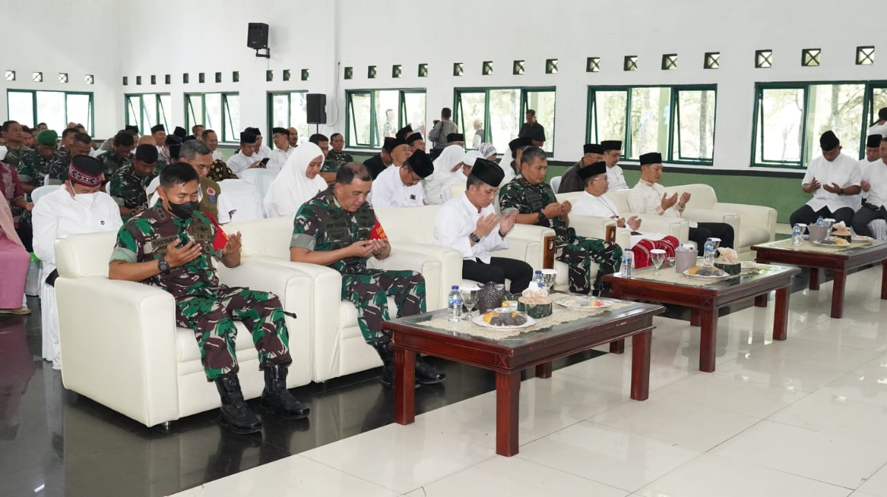 Gempa Cianjur, Kasad Bagikan 3000 Paket Bansos ke Warga
