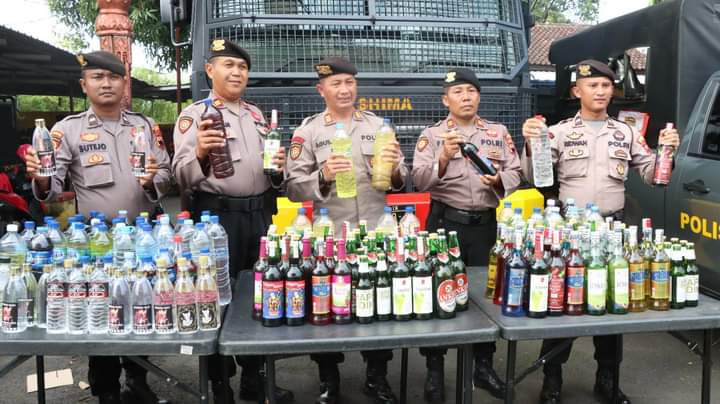 Jelang Ramadhan, Sat Samapta Polres Jepara Sita Ratusan Miras