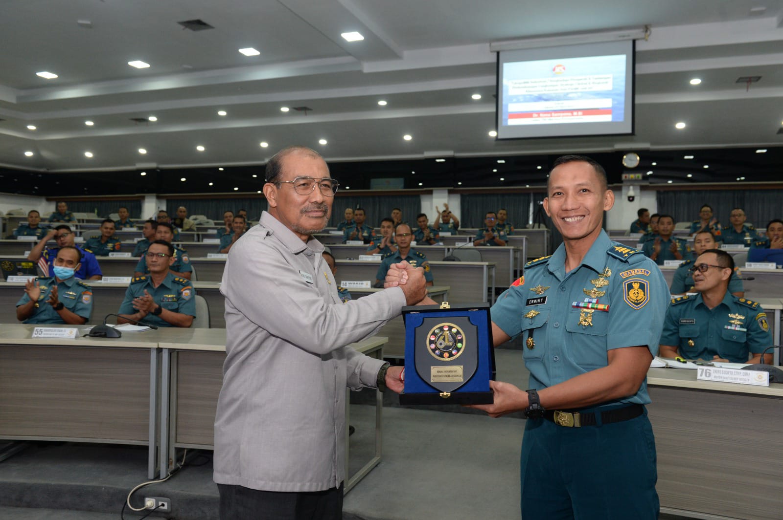 Dr. Nono Sampono Berikan Kuliah ke Pasis Dikreg Seskoal Angkatan Ke-61 TA 2023