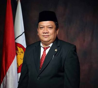 Persiapan Buka Puasa, Abdul Wachid Berbagi Takjil Gratis ke Masyarakat