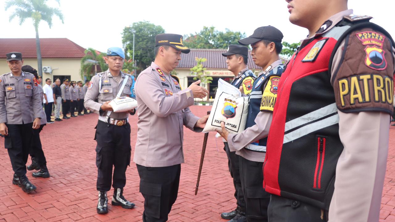 Peduli Sesama, Polres Jepara Salurkan Bantuan Sosial