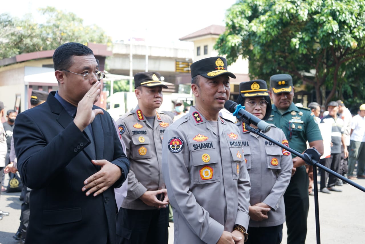 Kapolri Turunkan 2 Ribu Bansos Disebar ke Warga Jakut