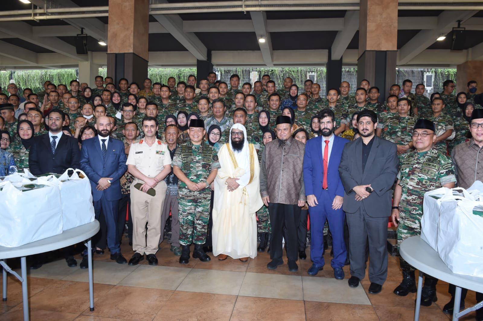 Mabesad Terima Al Qu’ran dan Kurma dari Raja Arab Saudi