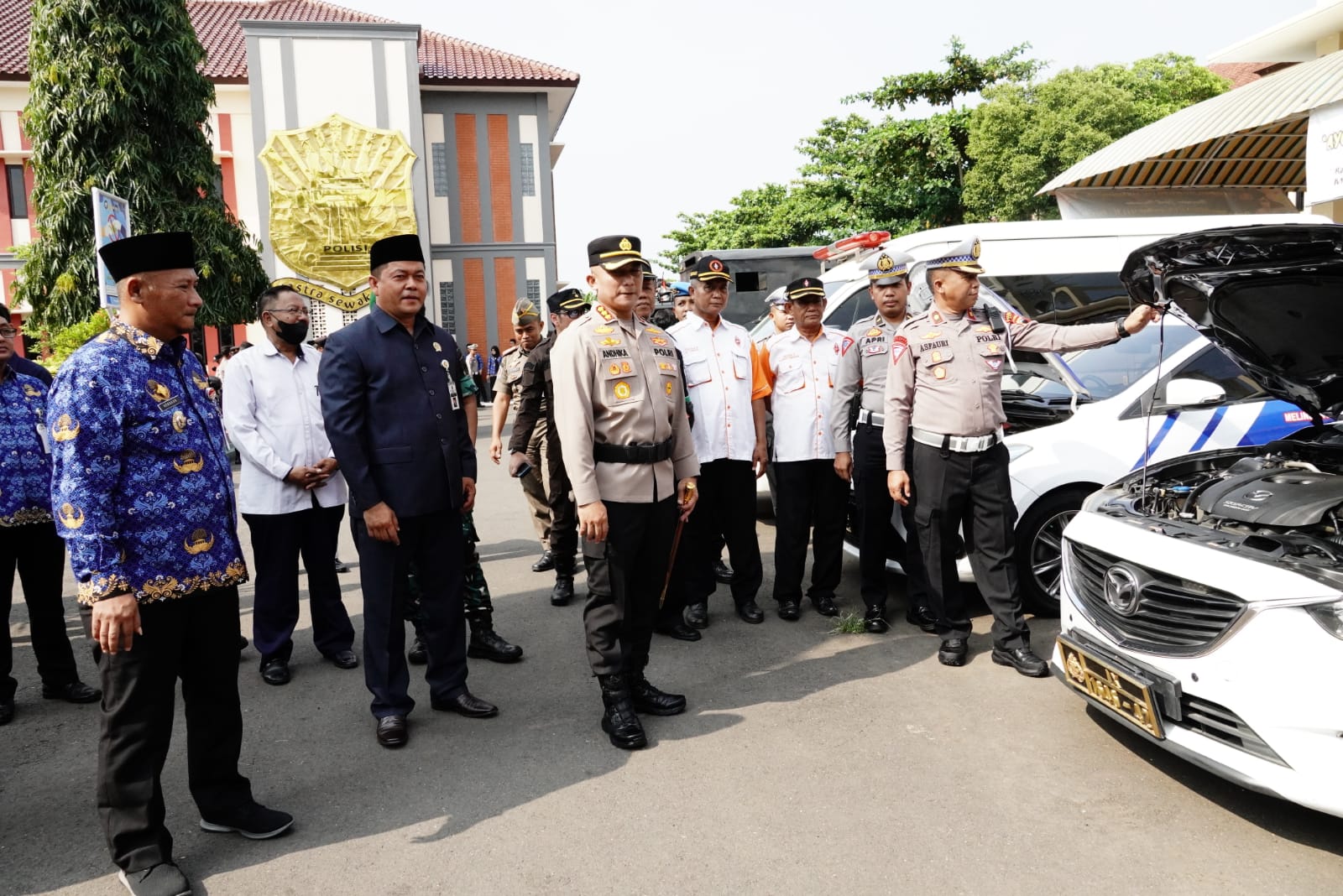 Musnahkan Miras, TNI-Polri dan Stakeholder Kompak