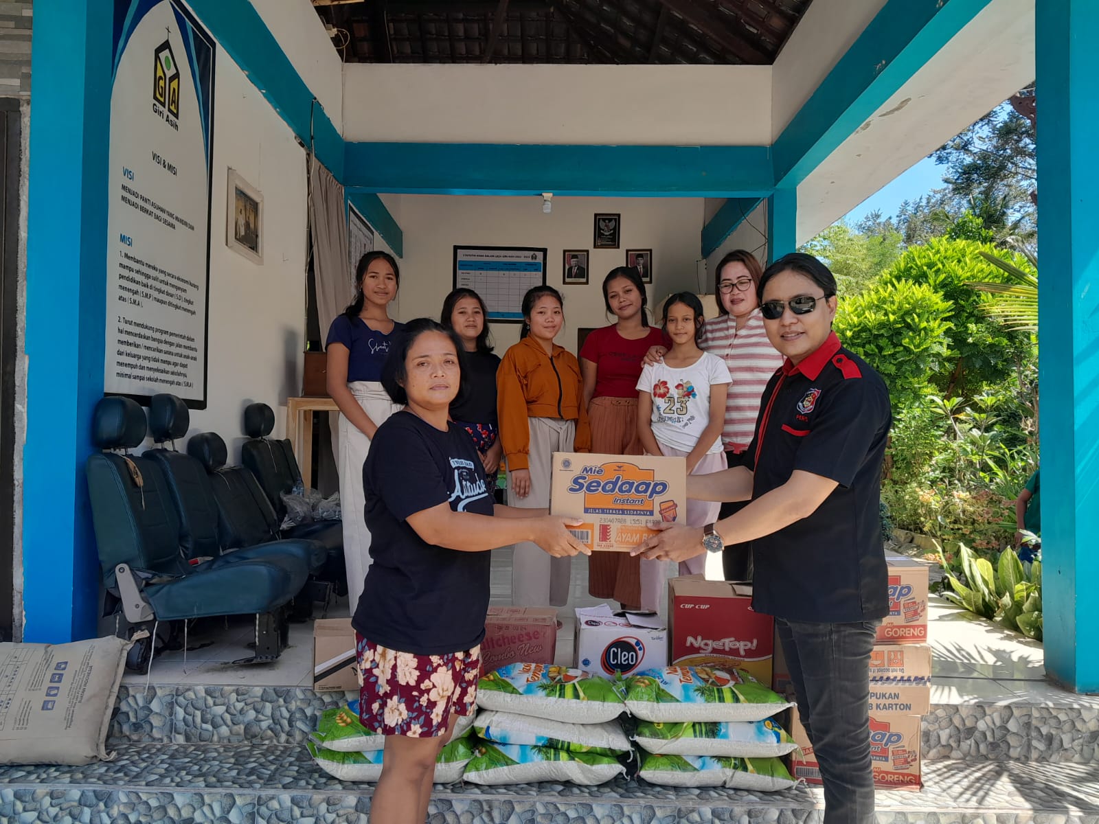 Hut ke 3, Mujiardi Santoso Bagikan Sembako di Panti Asuhan Giri Asih