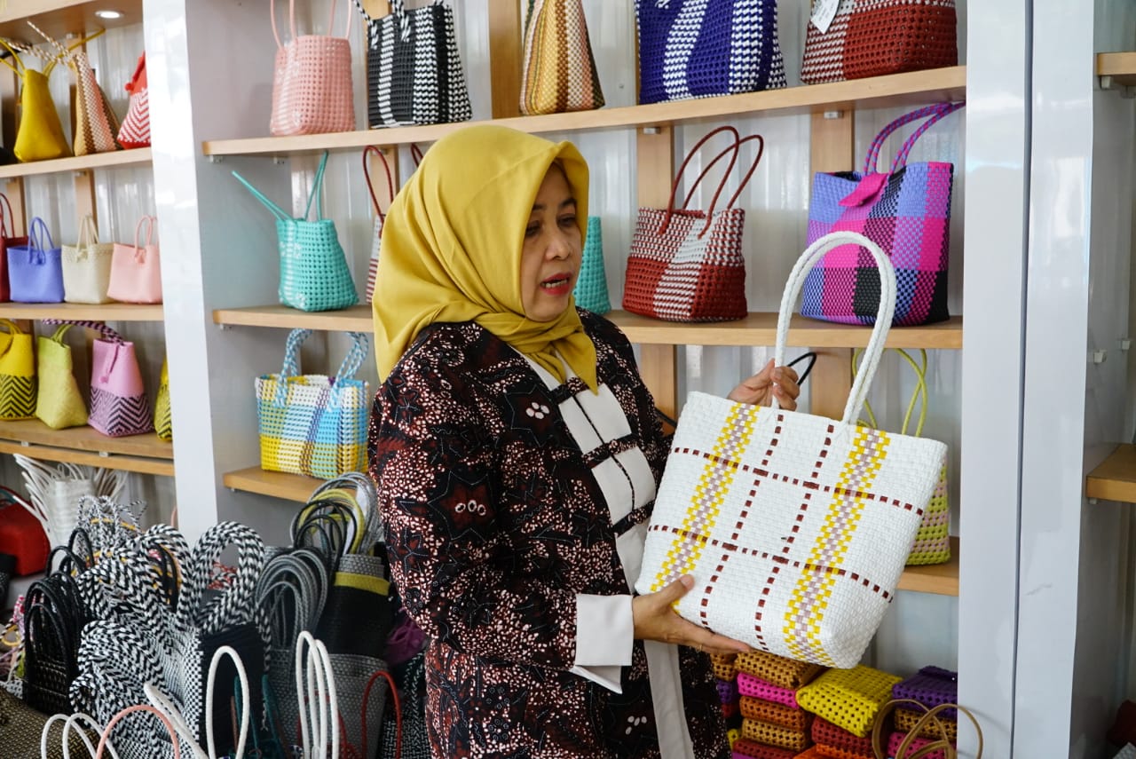 Home Industry Dikunjungi Ketua Dekranasda Kabupaten Pati