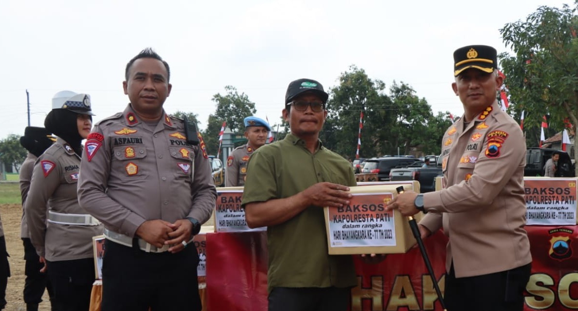 Hari Bhayangkara ke 77 !!! Kapolresta Pati Berikan 250 Paket dan Pembuatan Sumur