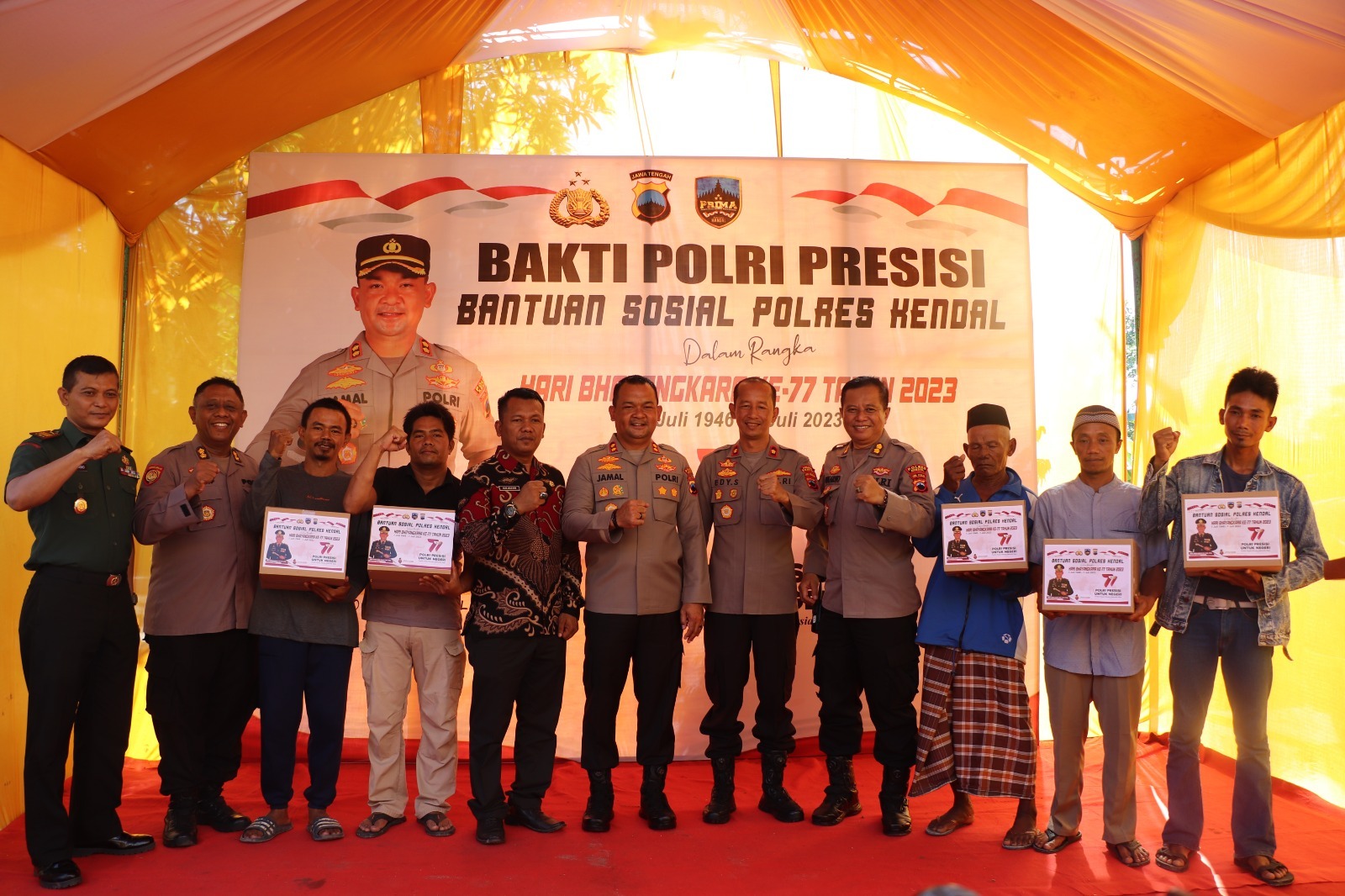 Polres Kendal : Bantuan Sosial Memeriahkan HUT Bhayangkara ke 77