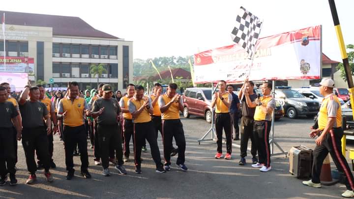 Lomba Sambut Hari Bhayangkara, Begini Serunya TNI-Polri