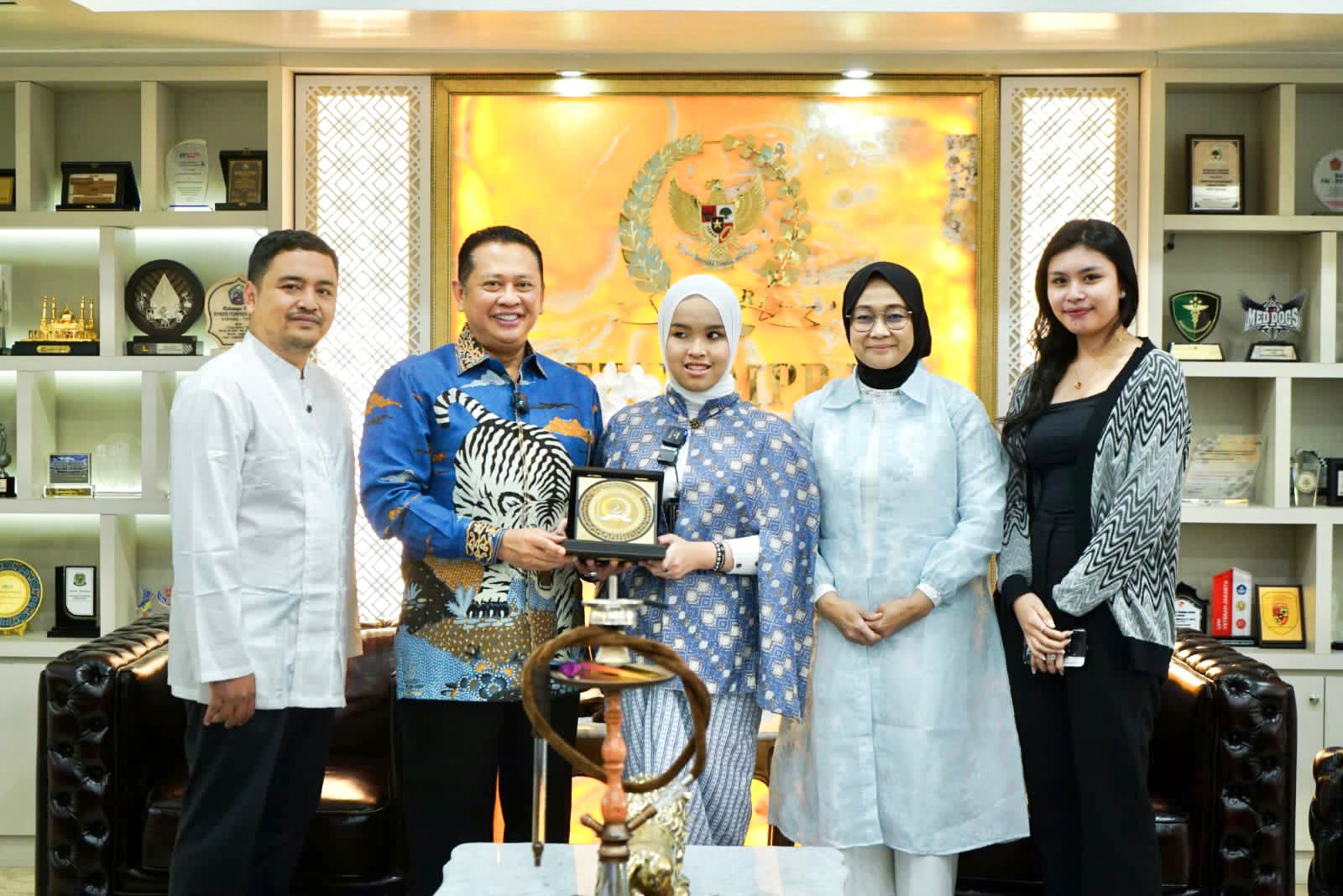 Ketua MPR RI Bamsoet Duet Nyanyikan Lagu ‘My Way’ Bersama Putri Ariani