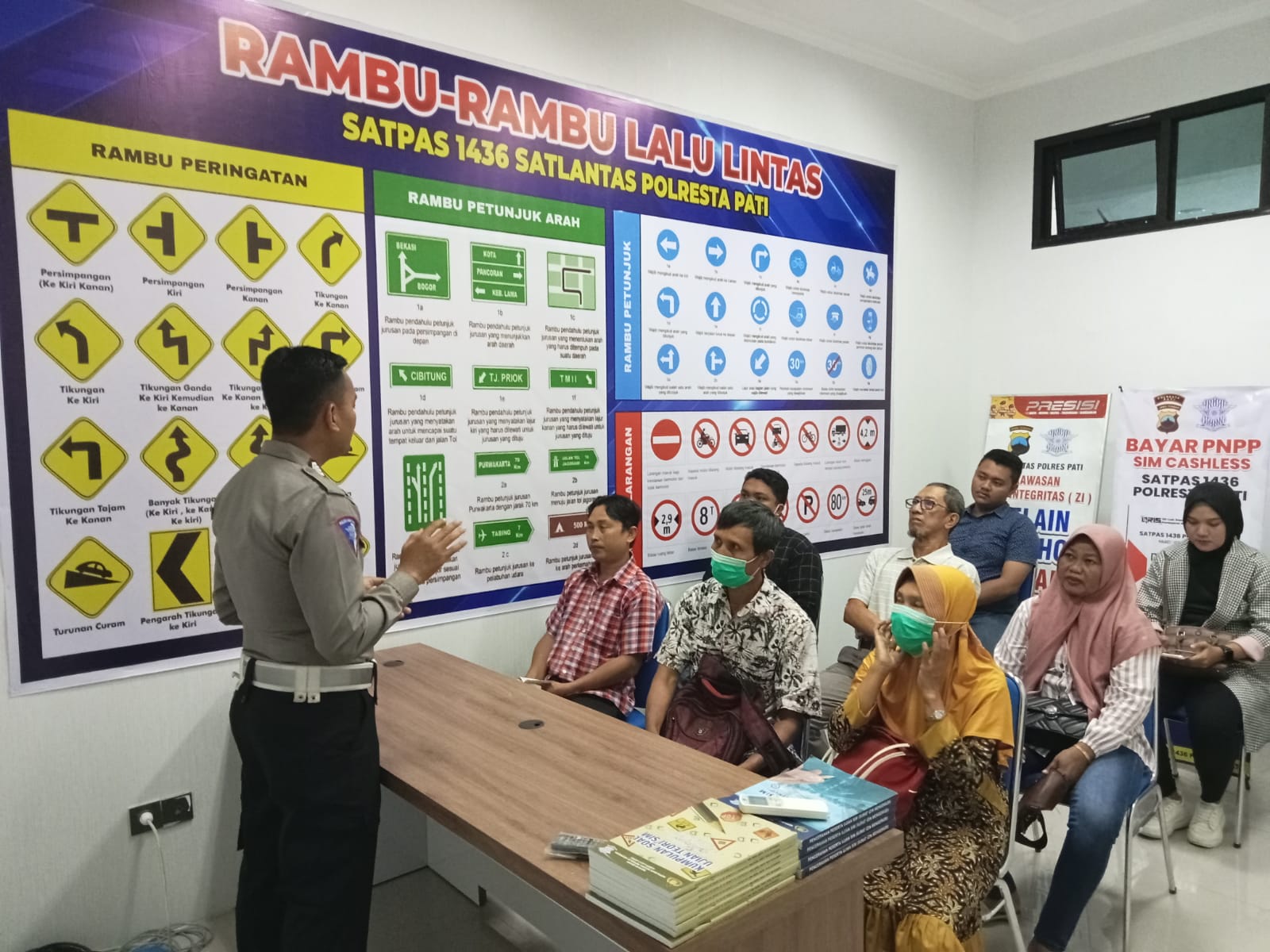 Himbuan Penting !!! Baur Sim Satlantas Polresta Pati Berikan Edukasi Ke Pemohon SIM
