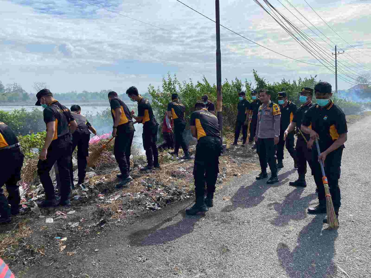 Aksi Bersih- Bersih, TNI-Polri dan Pemerintah Turun