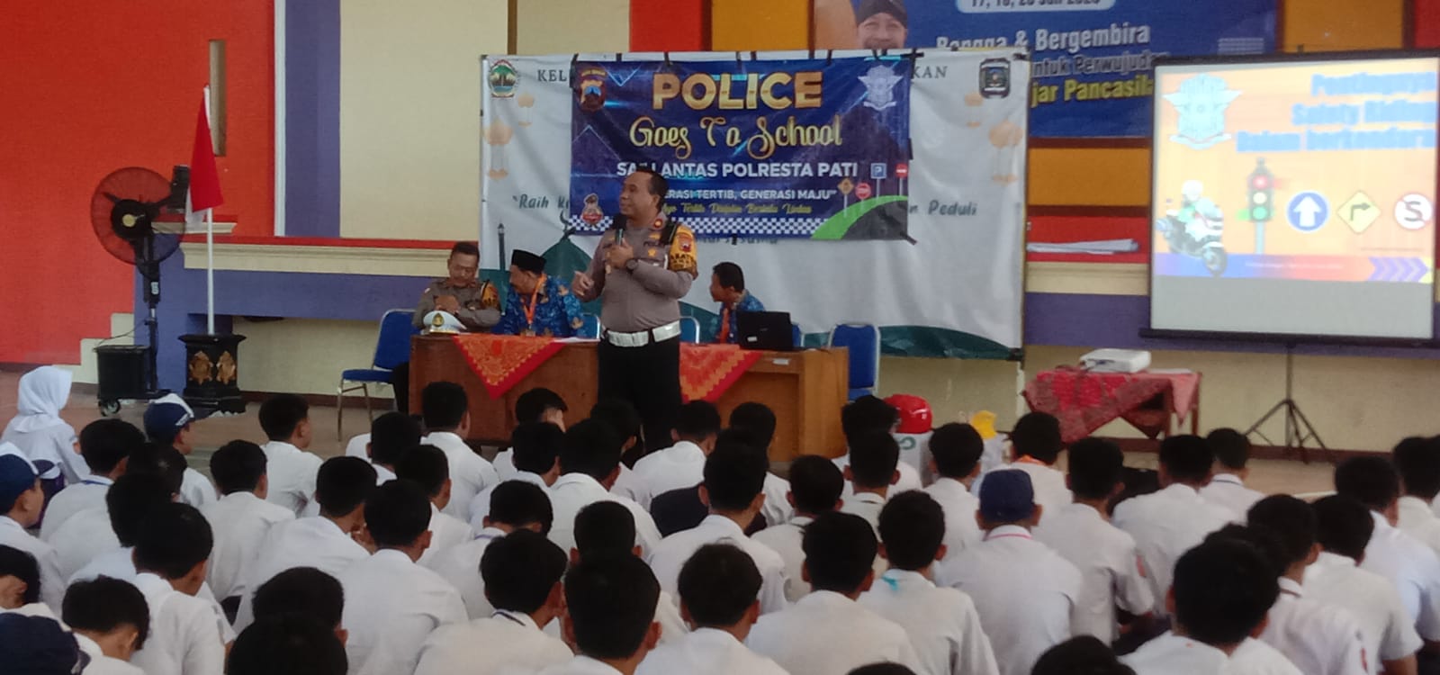 Stop Pelanggaran, Kompol Asfauri SH, MH Berikan Teguran ke Pelajar