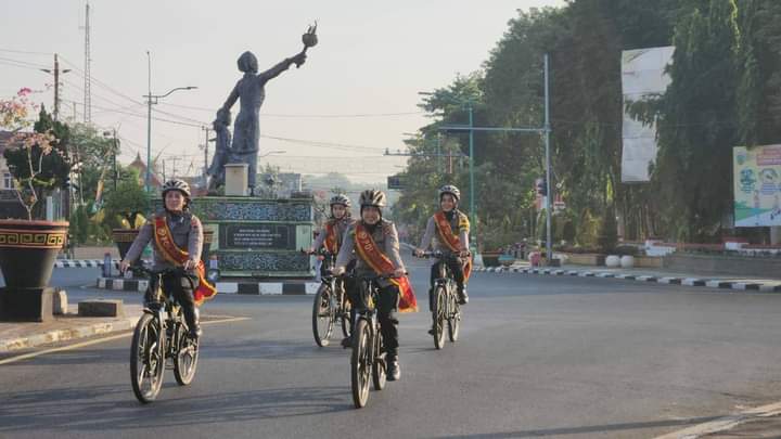 Apresiasi !!! Sapaan Polwan Kartini ke Masyarakat