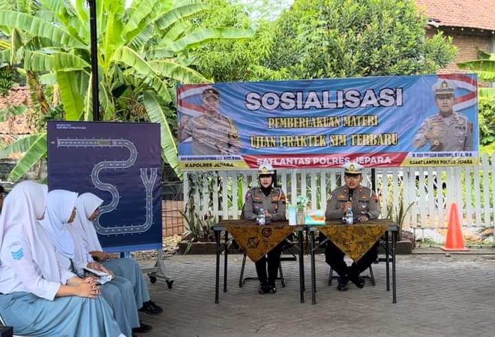 Terbaru !!! AKP R Ade Triken Deayomi : Materi Ujian Praktik SIM C