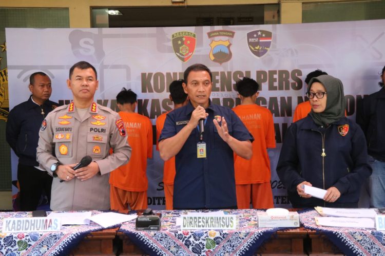 Komplotan Peretas HP Diringkus Dirreskrimsus Polda Jateng