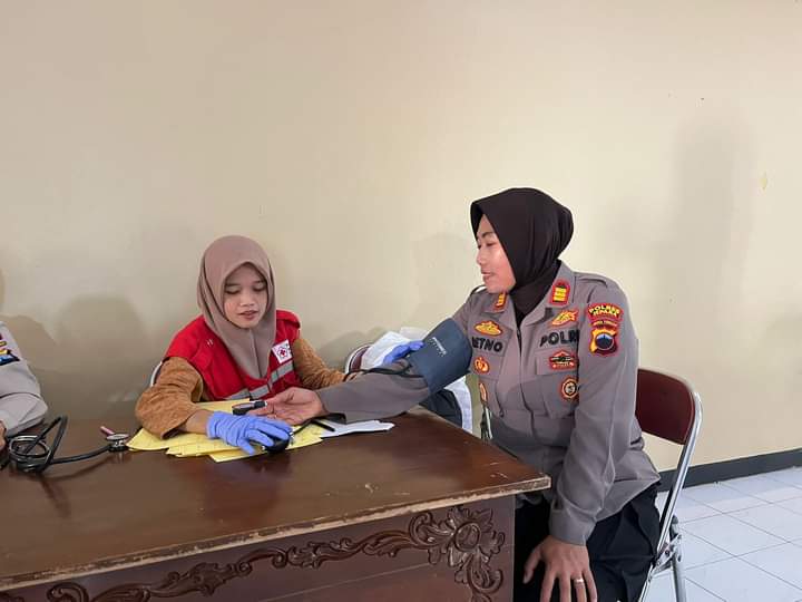 HUT Polwan ke 75 Dimeriahkan Bakti Donor Darah