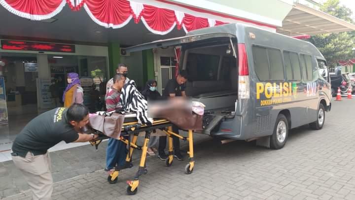 Peduli Kemanusiaan, Polres Jepara : Warga Sakit Dibawa ke Rumah Sakit