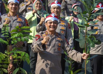 Jaga Lingkungan, Polda Jateng Tanam Ribuan Pohon