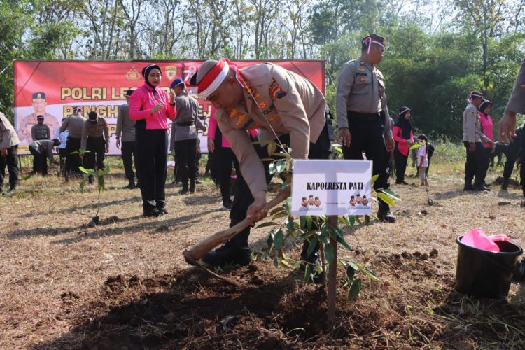 Seribu Pohon Ditanam, Kapolresta Pati Turun