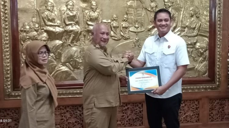 Terima Piagam Penghargaan, Kasatreskrim Polresta Pati Kinerja Terbaik