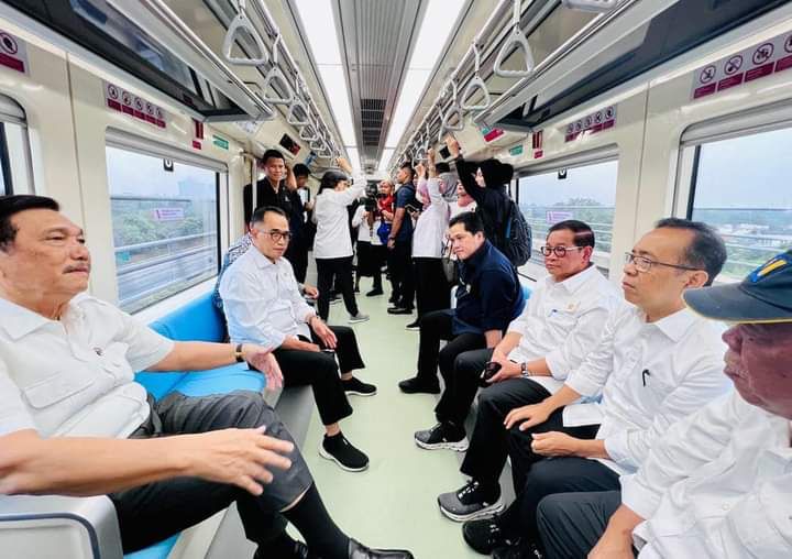 LRT Jabodebek di Mata Para Menteri