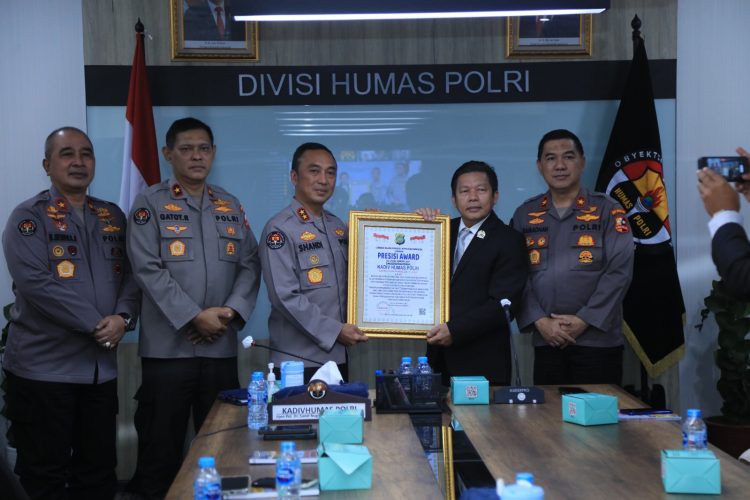 Prestasi Strategi Komunikasi Publik, Divhumas Polri Raih Presisi Award