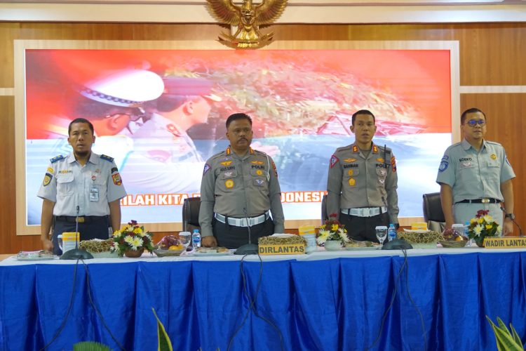 Teguran Simpatik, Dirlantas Polda Jateng Ingatkan Personil Dalam Operasi Zebra Candi 2023