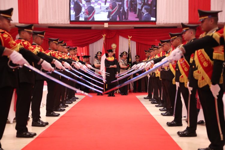 Prof. Dr. Albertus Wahyurudhanto Dikukuhkan, STIK Lemdiklat Polri Tambah Guru Besar