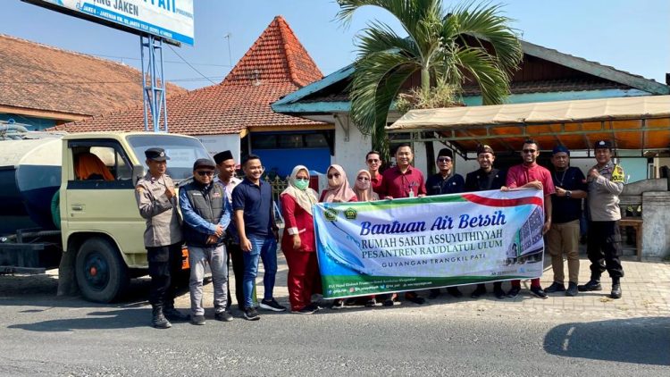 Masyarakat Butuh Air Bersih, Kini Enam Tangki Disalurkan