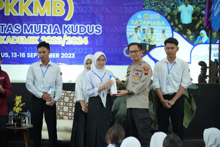 Iptu Subkhan : Pembicara Dalam Pengenalan Kehidupan Kampus