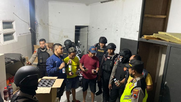 Gencarkan Razia, Kabagops Polres Kudus Amankan Miras Berbagai Merk