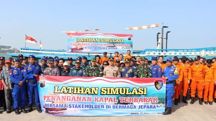 Polres Kudus Gelar Pelatihan Simulasi Penanganan Korban Kapal Terbakar