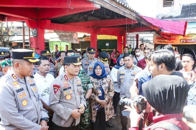 Segera Bentuk Tim, Kapolda Jateng Cek Kebakaran Pasar