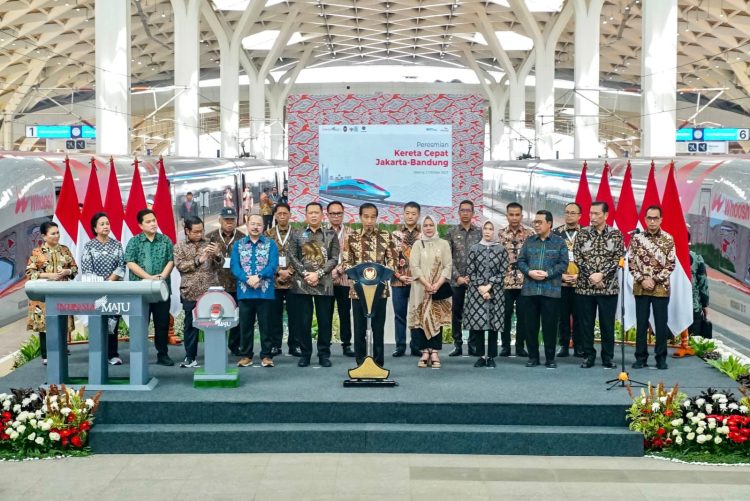 Kereta Cepat Pertama di Indonesia dan Asia Tenggara