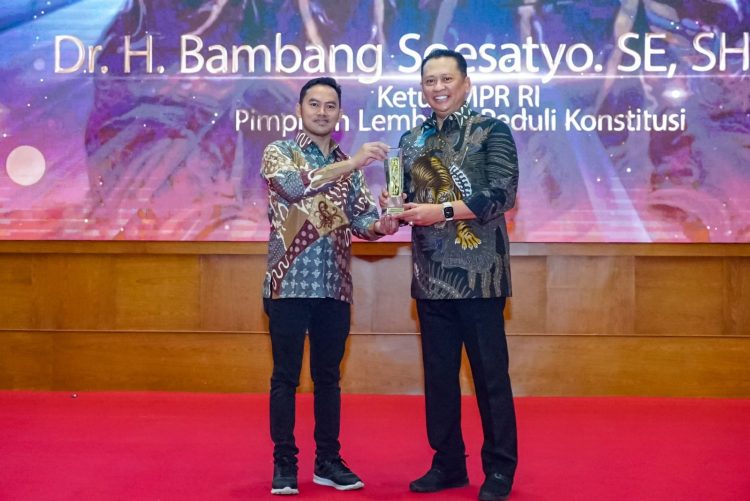 Ketua MPR RI Bamsoet Raih Penghargaan KWP Award 2023