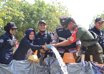 Bakti Sosial Digencarkan, Polresta Pati Turunkan 12 Truck Tangki Air Buat Masyarakat