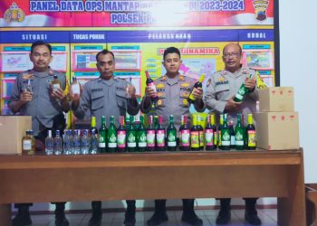 Ratusan Botol Miras Berbagai Merk Diamankan Polisi
