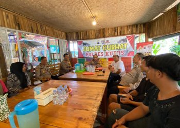 Menampung Keluhan Warga, Kapolres dan Wakapolres Kudus Buka ” Jumat Curhat”