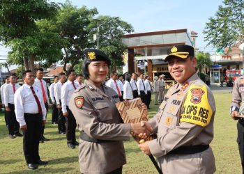 18 Personil Polres Kudus Terima Dedikasi Penghargaan dan Prestasi Terbaik