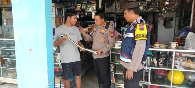 Penjual Miras di  Beri Peringatan, Kapolsek Tayu Brantas Total